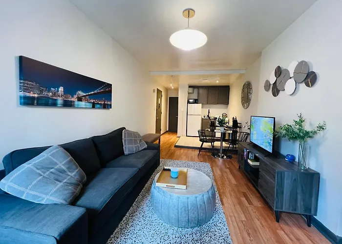 The Midtown Modern Apartment New York