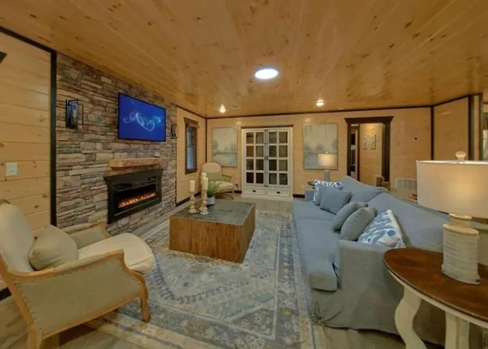 Honeybear Hideaways - Spacious Family-Friendly Cabin With Hot Tub, Game Room And Fire Pit Pigeon Forge
