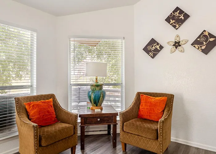Earth Haus Villa New Braunfels