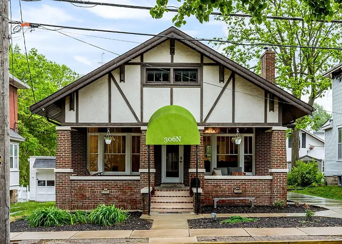 Dog-Friendly House By Main Street Saint Charles