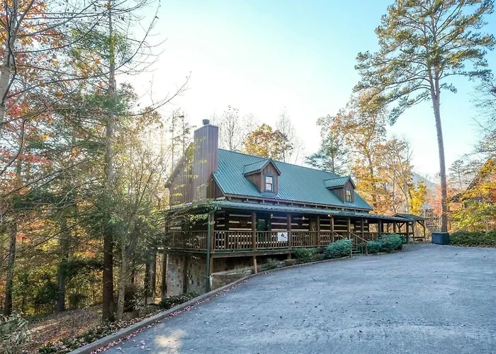 Laughing Bear Villa Pigeon Forge