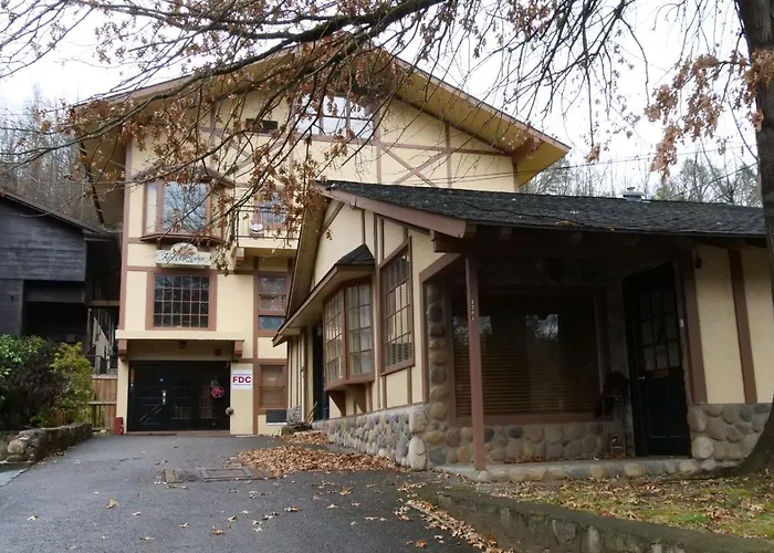Red Oak Lodge Gatlinburg