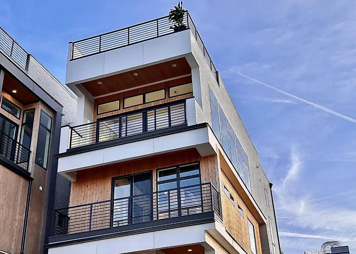 Archer House | Hot Tub Rooftop | Downtown Luxury! Nashville