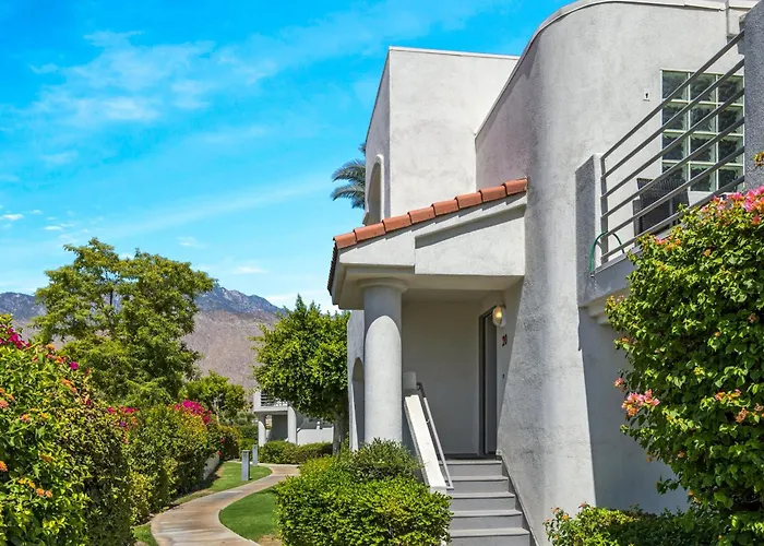 Modern & Uncluttered Villa Palm Springs