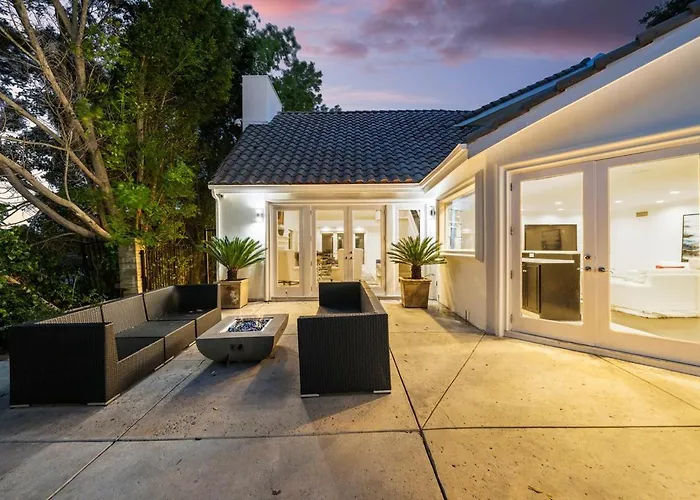 Private 5 Bedroom 6 Bathroom Encino Estate With Pool And Jacuzzi Los Angeles