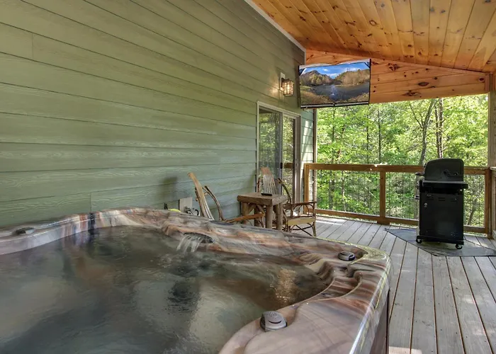 Bobcat Den Chalet Gatlinburg