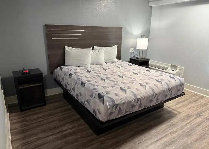 Econo Lodge Montgomery South I-65