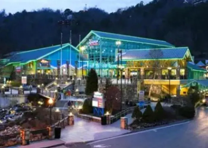 Sunset Ridge Cabin - A Romantic Smoky Mountain Escape Or Family Getaway With Privacy - Behind Dollywood, Large Game Room, Jacuzzi Tub, Fire Pit, Large Wrap-Around Deck, And More Pigeon Forge