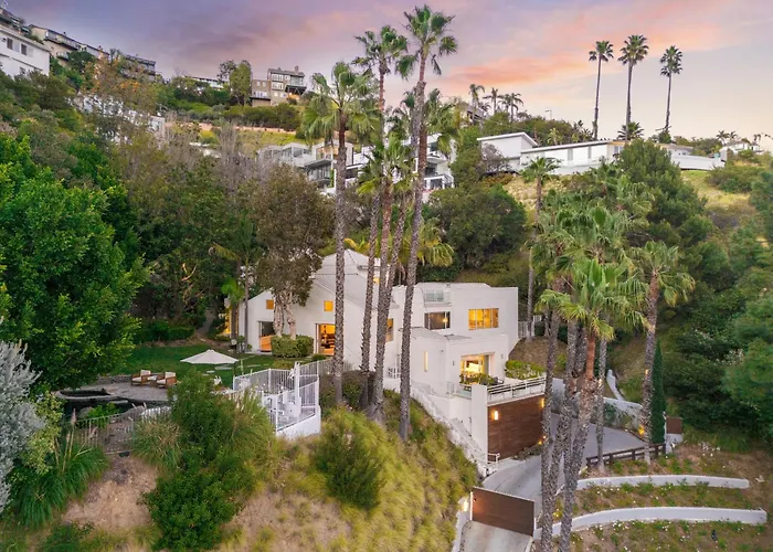 Rising Glen Apartment Los Angeles