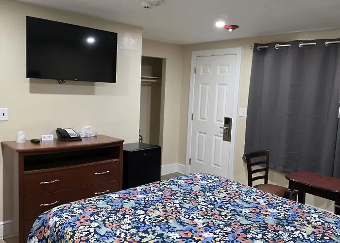 James Motel Saugus