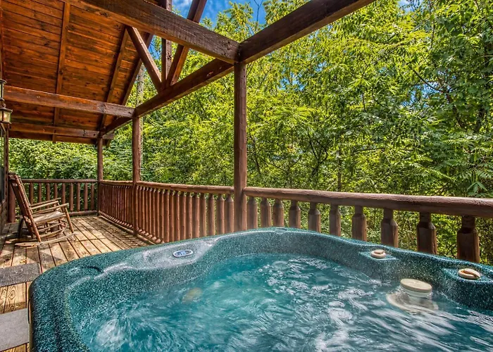 Always Kiss Me Goodnight-Hot Tub, Arcade, Near The Parkway! Villa Pigeon Forge