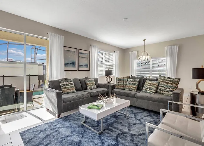 5 Bedrooms 4 Bathrooms Storey Lake 4890 Rc Kissimmee