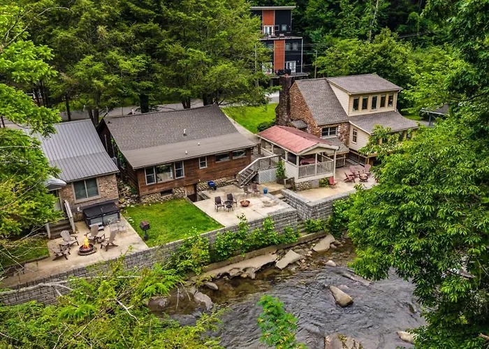 Pooling Around - Pet-Friendly With Swim Spa Gatlinburg