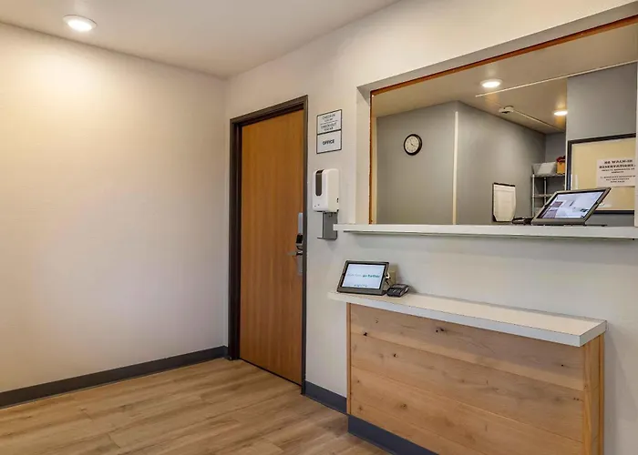 Extended Stay America Select Suites - Wichita - North