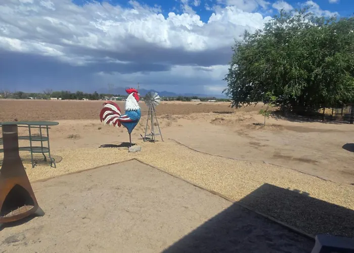 Serene Desert Oasis Hot Tub, Fam Friendly! Las Cruces