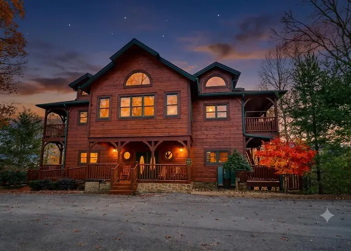 Buckingham Palace By Venture Smoky Mountains Gatlinburg