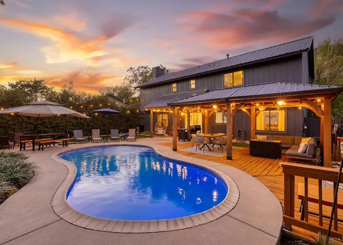 Timeless-Texas-Inn - Heated Pool Oasis & Lux Vibe Round Rock