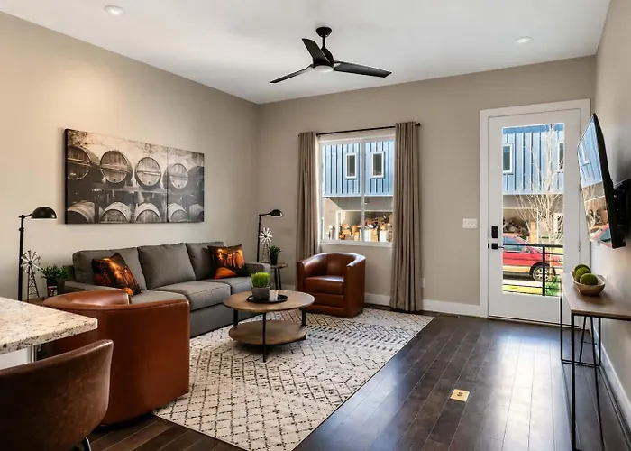 Two Luxury Homes Side-By-Side Sleeps 24 Nashville