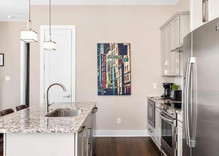 Two Luxury Homes Side-By-Side Sleeps 24 Nashville