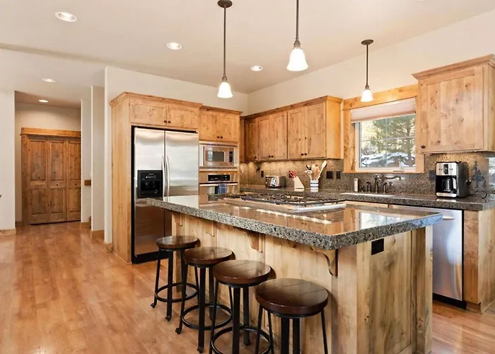 River Wild Family Lodge In Bend Or