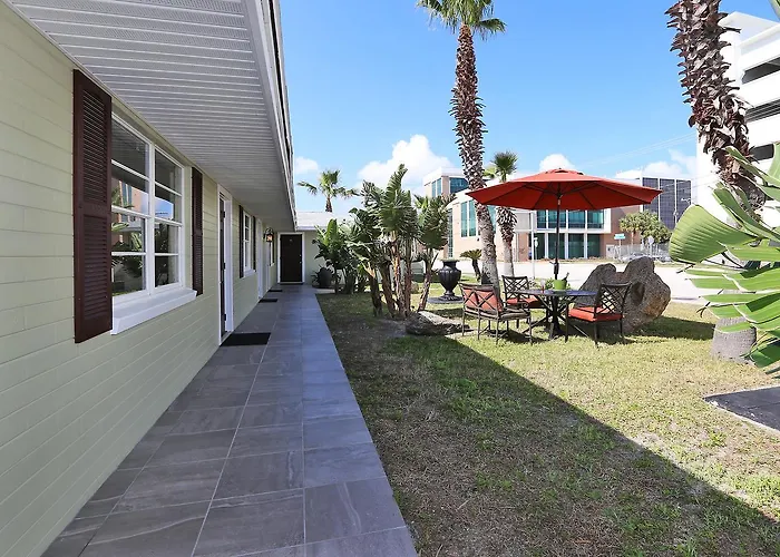 Balinese Cottages Daytona Beach