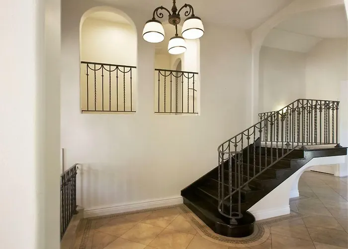 Villa Teresita - Beautifully Gated Mediterranean Estate Los Angeles