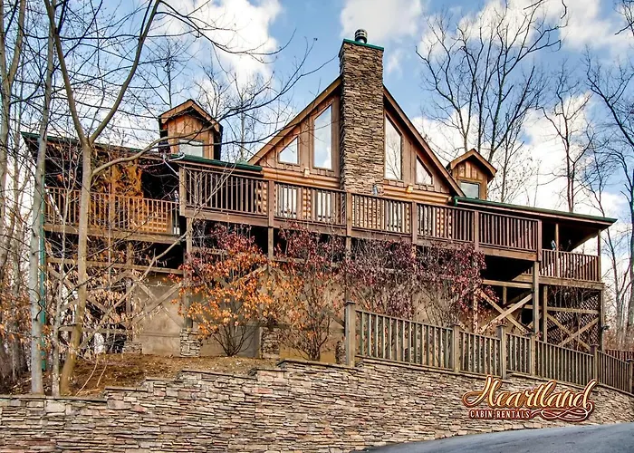 Bear Hug Cabin Gatlinburg Convenient To Everything!